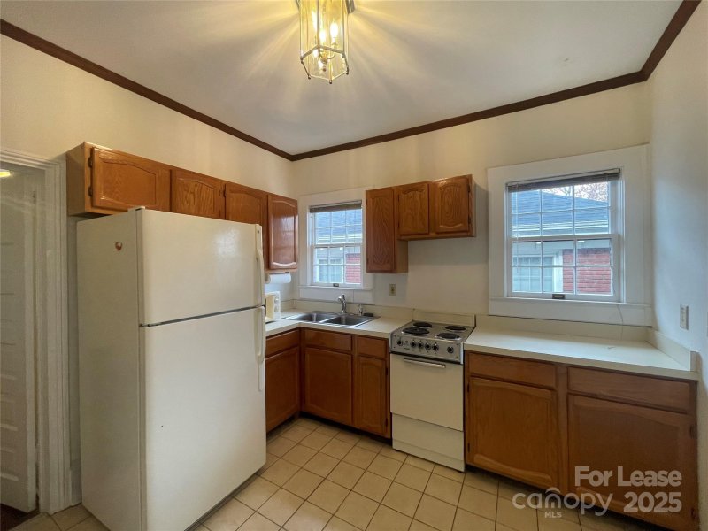 Property image 5 at 501 E Kingston Avenue, Charlotte, NC 28203