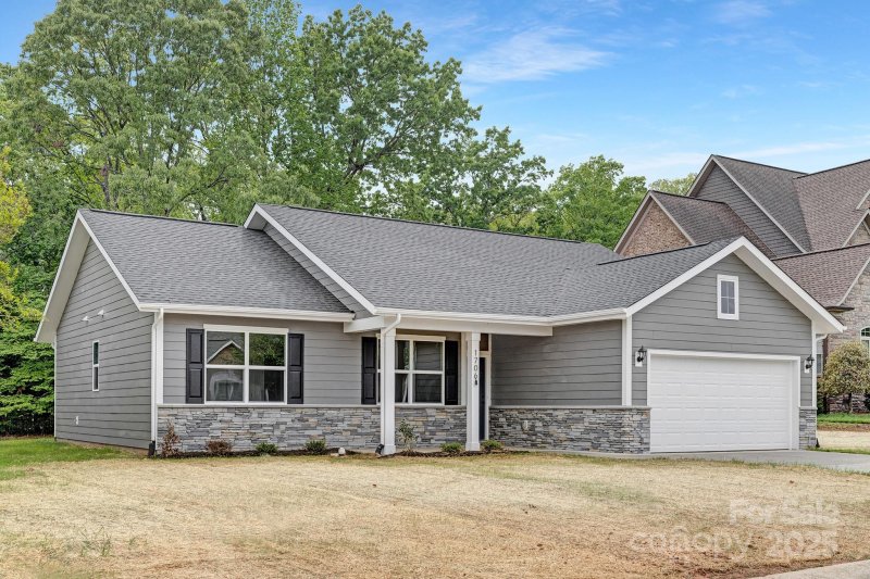 Property image 3 at 1706 30th Avenue Court, Hickory, NC 28601