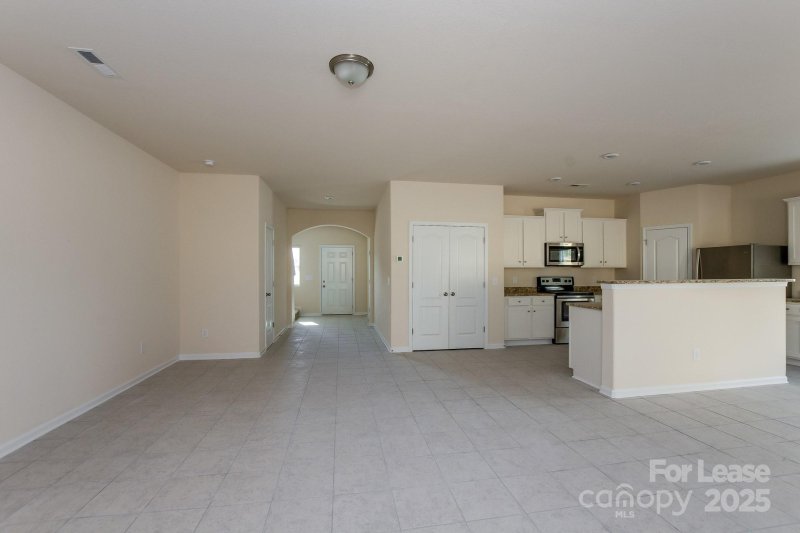 Property image 4 at 2930 Patishall Lane, Charlotte, NC 28214