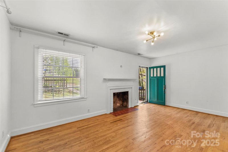 Property image 4 of 9 Canterbury Road in Beverly Hills, Asheville, NC 28805