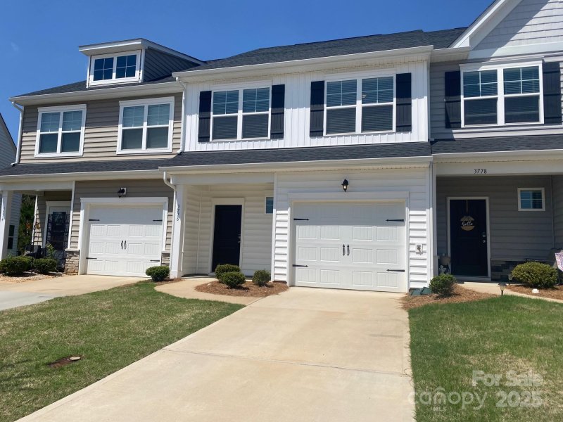 Property image 2 of 3776 Yorkshire Place in The Townes at Sherrills Ford, Terrell, NC 28682