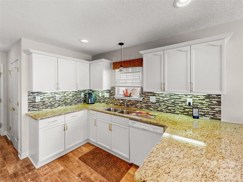 Property image 2 at 115 Keswick Lane, Mooresville, NC 28117