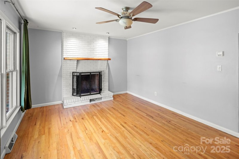 Property image 4 at 32 Starmount Drive, Asheville, NC 28806