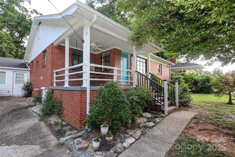 Property image 3 at 516 Northgate Avenue, Charlotte, NC 28209