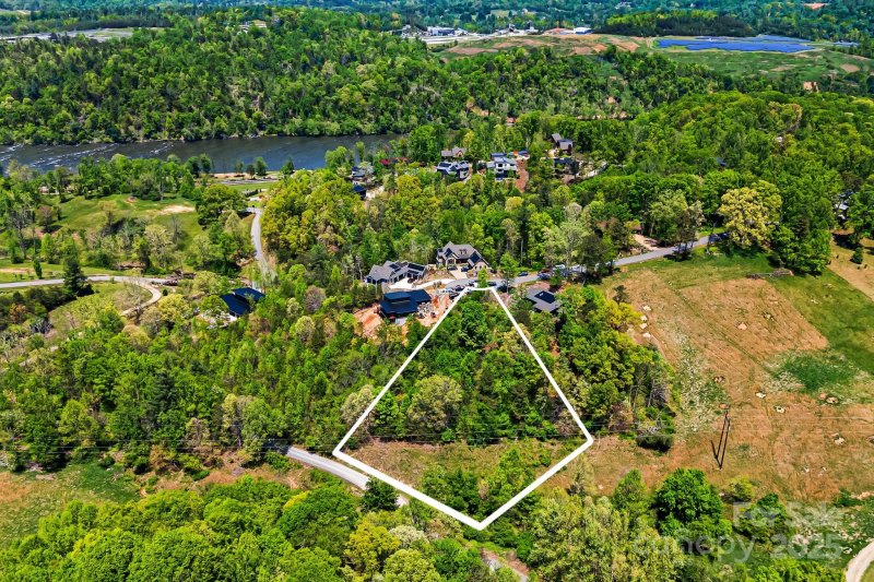 Property image 3 of 68 Sweet Fern Parkway in Olivette, Asheville, NC 28804