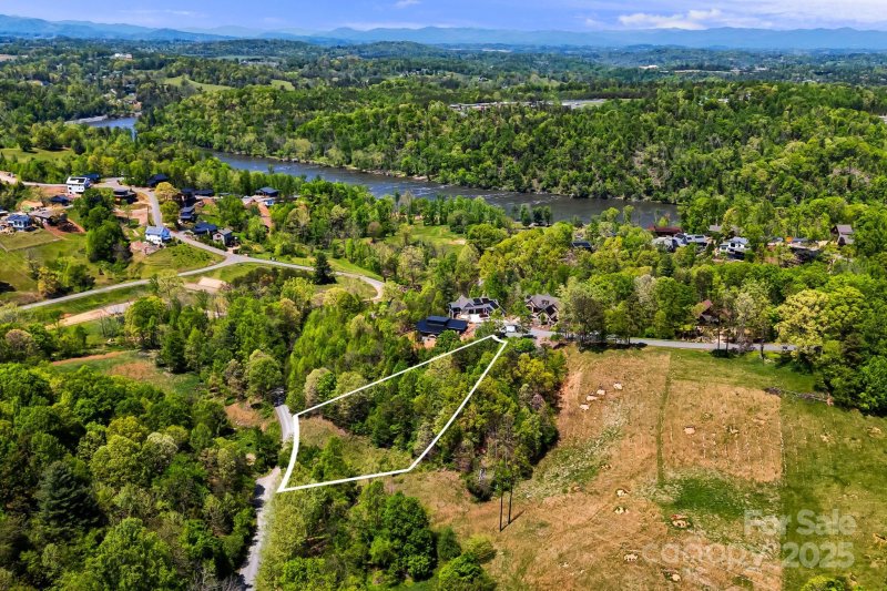 Property image 5 of 68 Sweet Fern Parkway in Olivette, Asheville, NC 28804