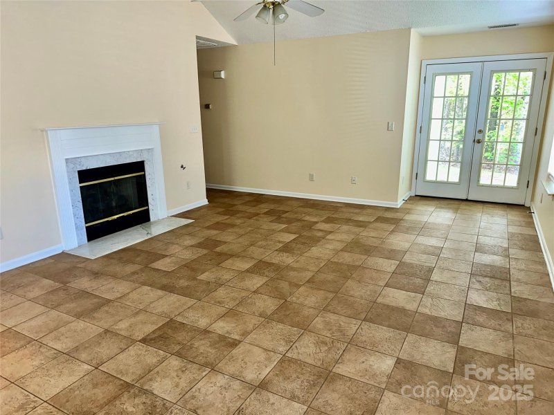 Property image 3 at 8608 Warwick Crest Lane, Charlotte, NC 28215