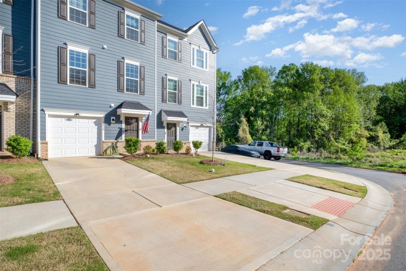 Property image 5 at 2410 Dr Carver Road, Charlotte, NC 28208