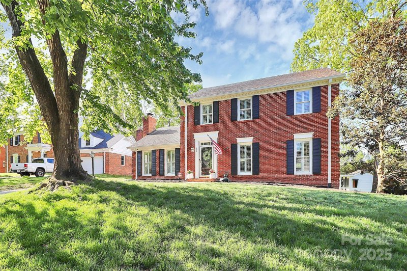 Property image 2 at 200 Port Royal Drive, Matthews, NC 28105