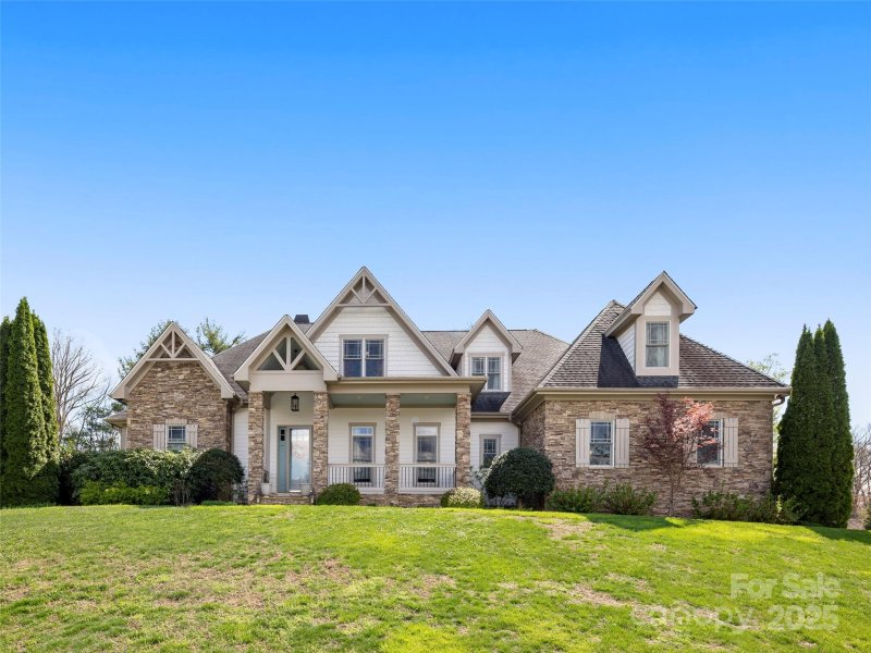 76 King Heights Drive