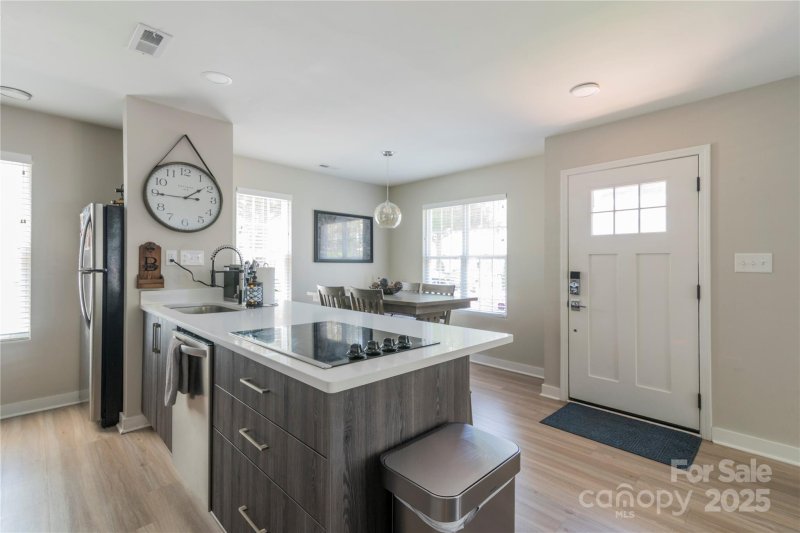 Property image 2 at 1529 Briar Creek Road, Charlotte, NC 28205