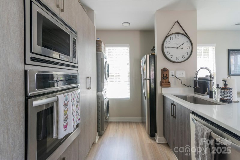 Property image 3 at 1529 Briar Creek Road, Charlotte, NC 28205