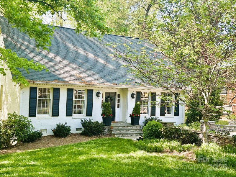 Property image 2 at 3718 Barclay Downs Drive, Charlotte, NC 28209