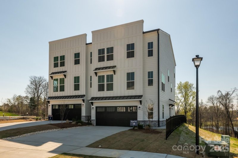 2124 Barrowcliffe Drive