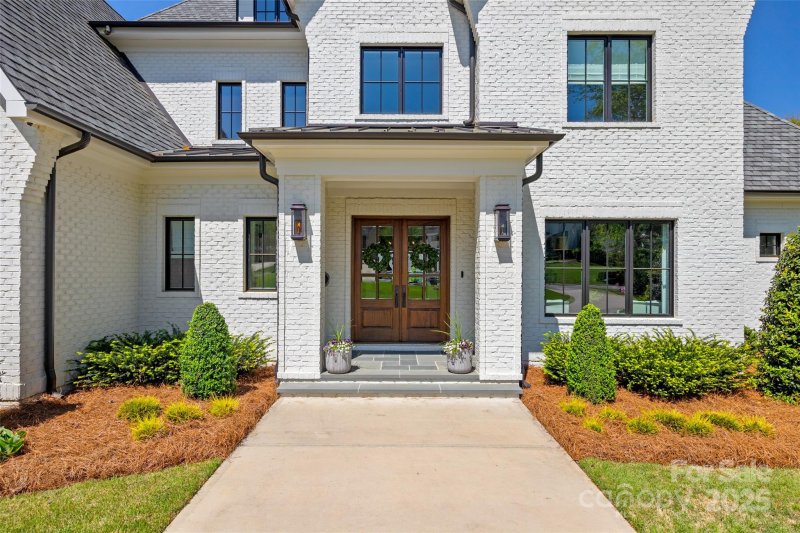 Property image 2 at 1976 Ferncliff Road, Charlotte, NC 28211