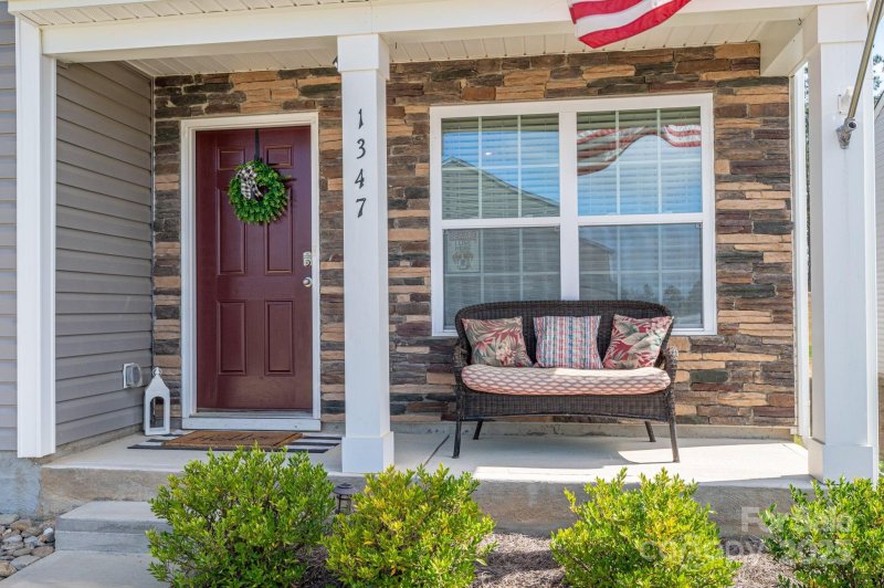 Property image 3 of 1347 Mifflin Lane in The Mills at Long Creek, Dallas, NC 28034