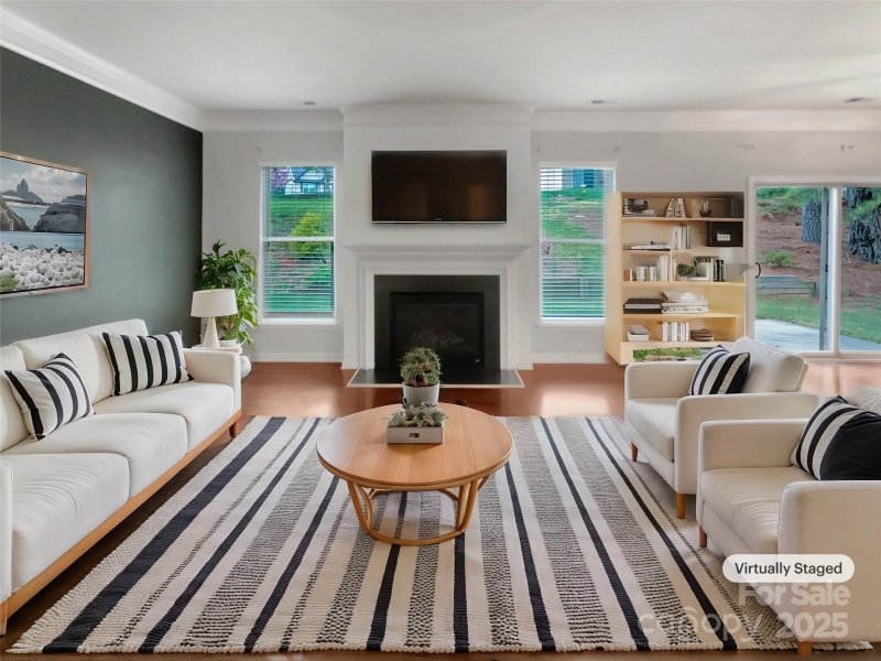 Property image 2 of 305 Augustus Lane in Dutchmans Ridge, Mount Holly, NC 28120