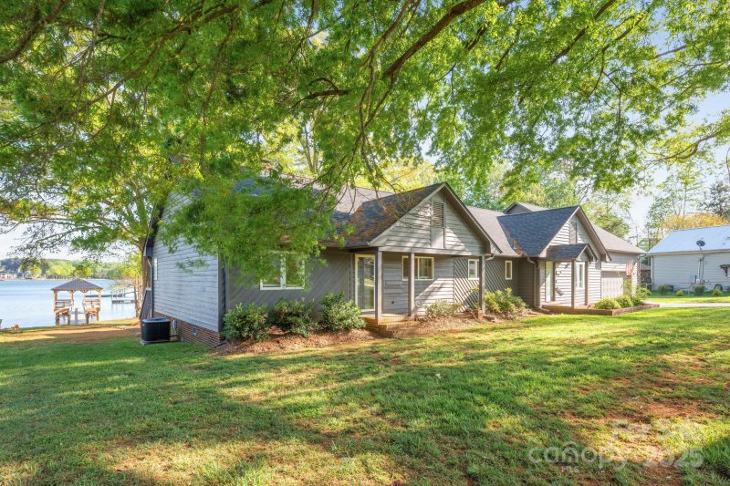 Property image 3 at 235 Commodore Loop, Mooresville, NC 28117