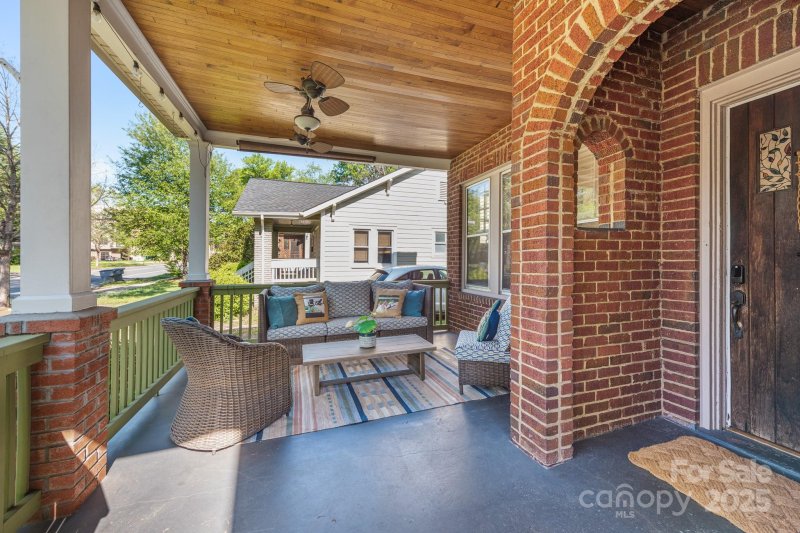 Property image 3 at 2221 Commonwealth Avenue, Charlotte, NC 28205