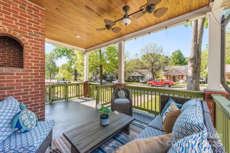Property image 4 at 2221 Commonwealth Avenue, Charlotte, NC 28205