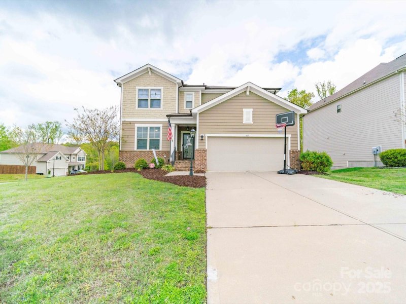 Property image 2 at 807 Oak Manor Drive, Concord, NC 28025