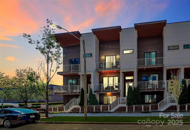 Property image 2 of 1416 S Church Street in Lumina Townhomes, Charlotte, NC 28203