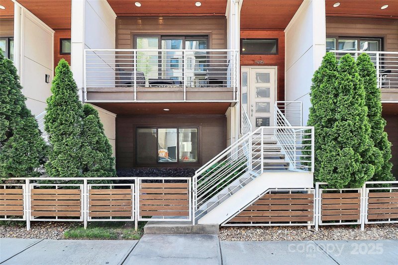 Property image 4 of 1416 S Church Street in Lumina Townhomes, Charlotte, NC 28203