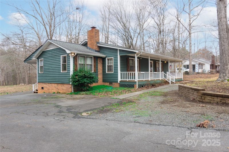 Property image 2 at 5932 Lindenwood Drive, Matthews, NC 28104