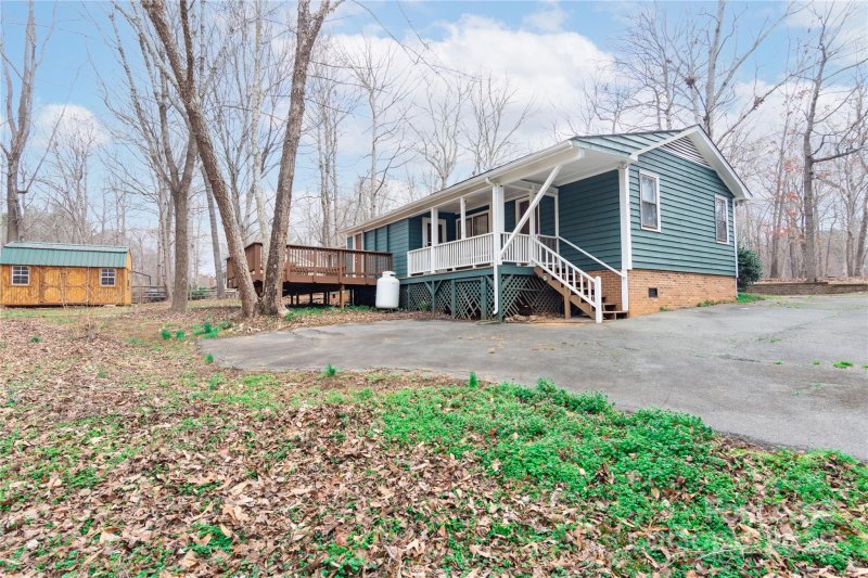 Property image 4 at 5932 Lindenwood Drive, Matthews, NC 28104