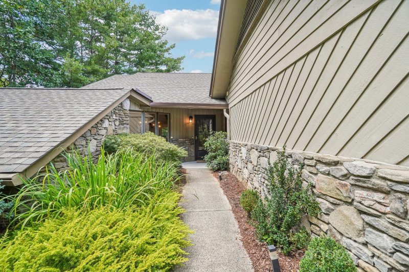 Property image 4 of 601 Timber Lane in The Timbers, Asheville, NC 28804