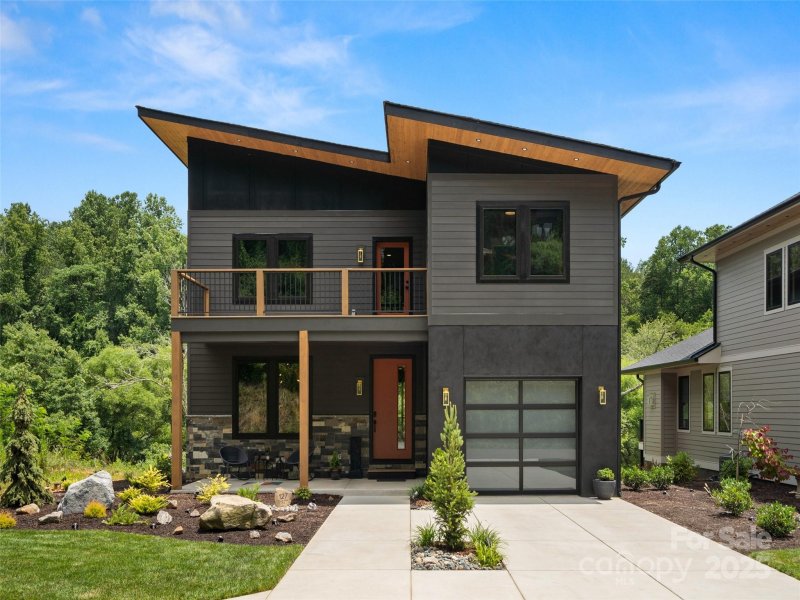 Property image 2 of 127 Rough Bark Trail in Asheville West, Asheville, NC 28806