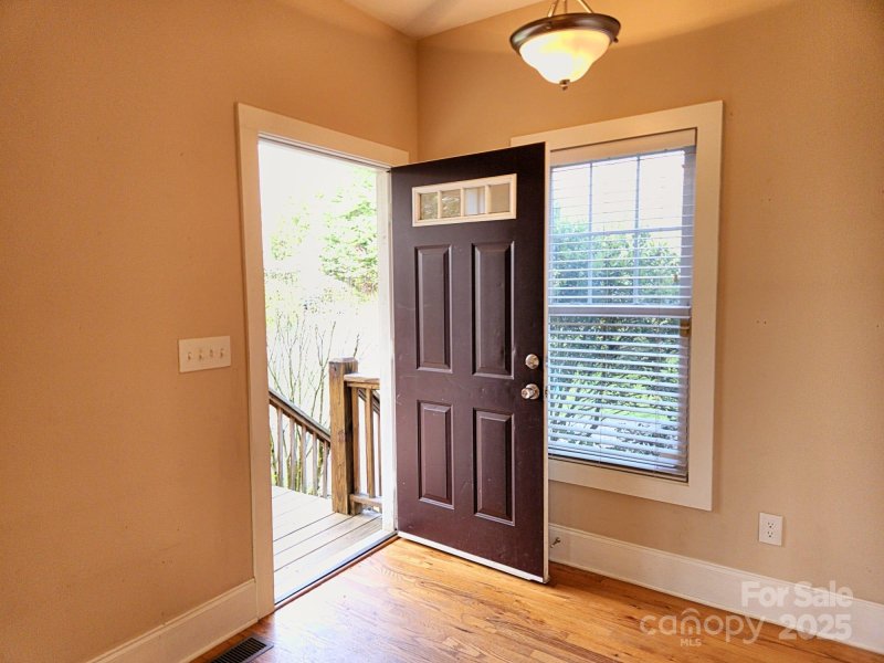 Property image 3 of 17 Lamar Avenue in Biltmore Terrace, Asheville, NC 28803