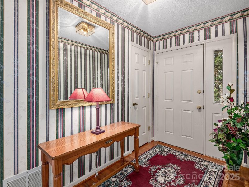 Property image 3 of 525 Maren Court in Hunters Glen, Hendersonville, NC 28739