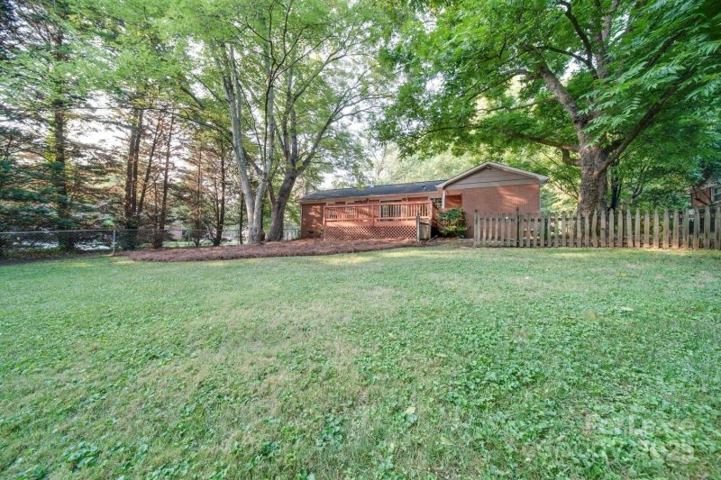 Property image 5 at 6700 Castlegate Drive, Charlotte, NC 28226
