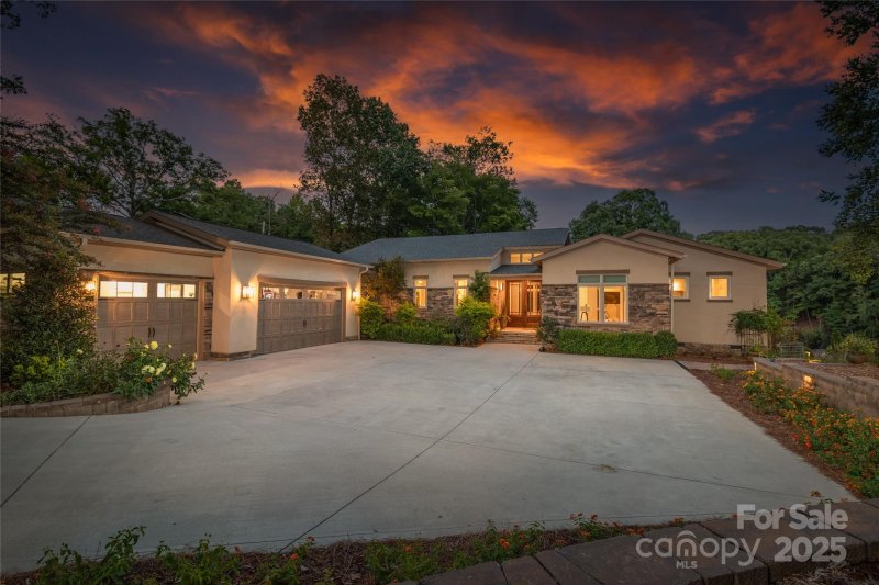 Property image 2 at 542 Lochaven Road, Waxhaw, NC 28173