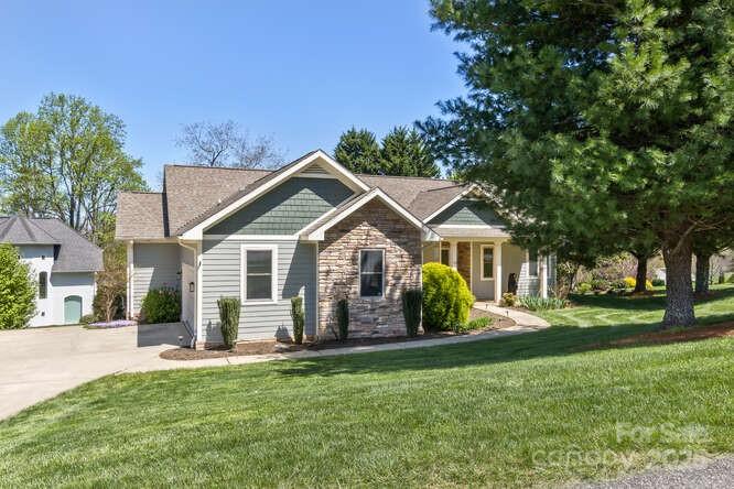 Property image 3 at 16 Devonshire Drive, Mills River, NC 28759