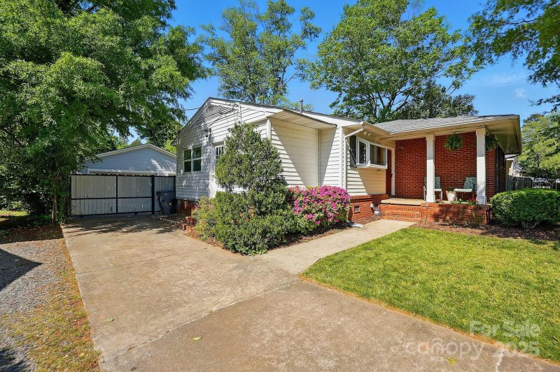 Property image 3 at 576 Scaleybark Road, Charlotte, NC 28209