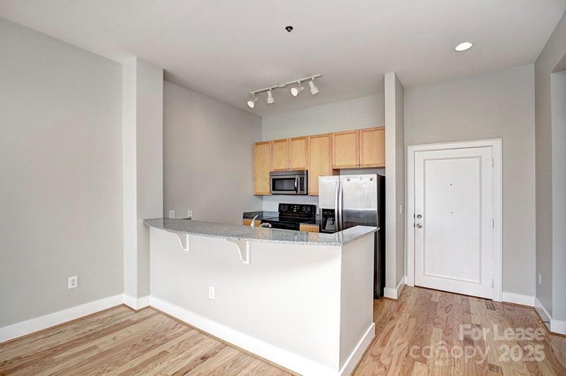 Property image 4 at 115 E Park Avenue, Charlotte, NC 28203