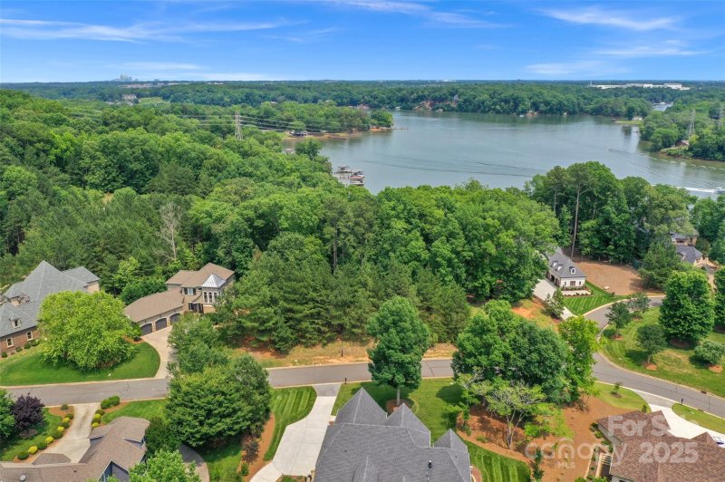 3125 Lake Pointe Drive