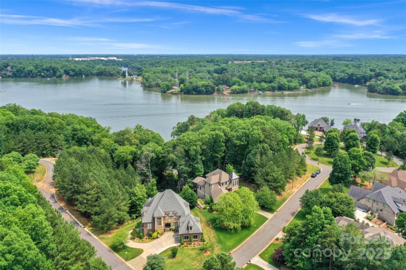 Property image 2 of 3125 Lake Pointe Drive in Reflection Pointe, Belmont, NC 28012