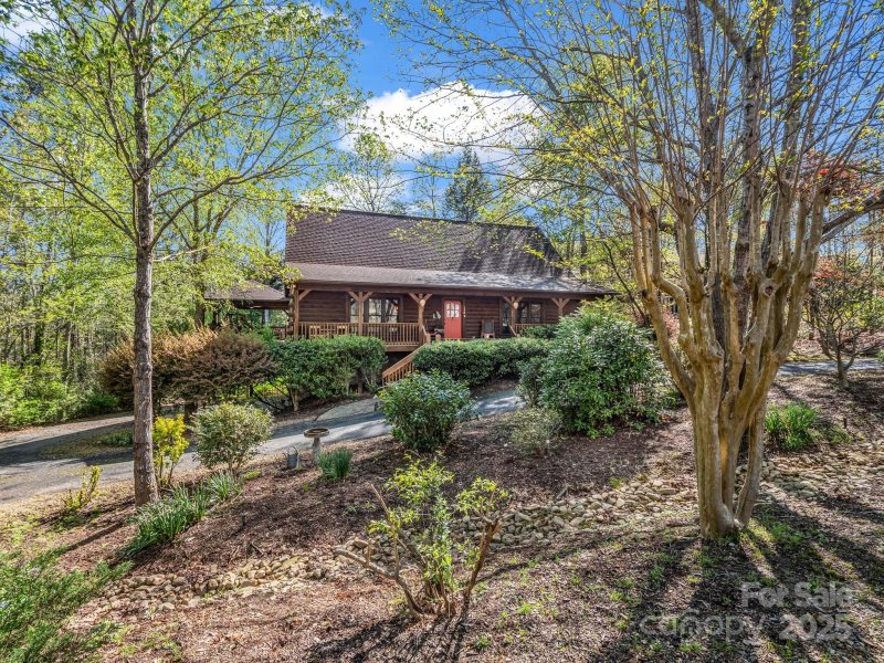 Property image 4 of 136 Dalton Court in Shumont Estates, Lake Lure, NC 28746