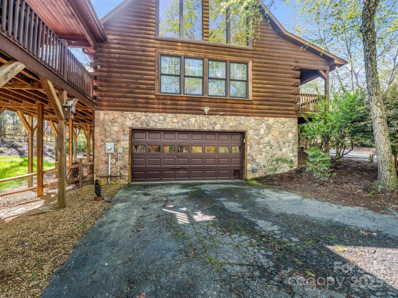 Property image 5 of 136 Dalton Court in Shumont Estates, Lake Lure, NC 28746