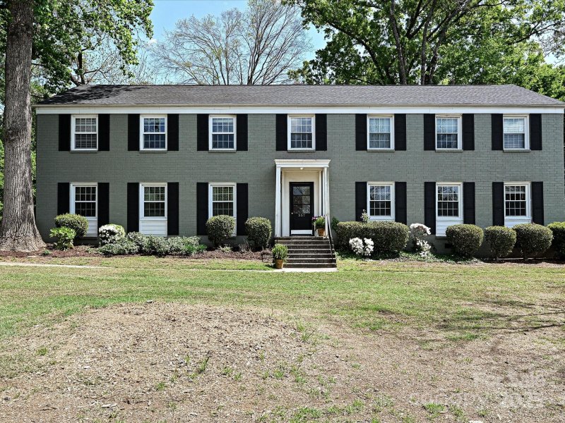 Property image 2 at 557 Wakefield Drive, Charlotte, NC 28209