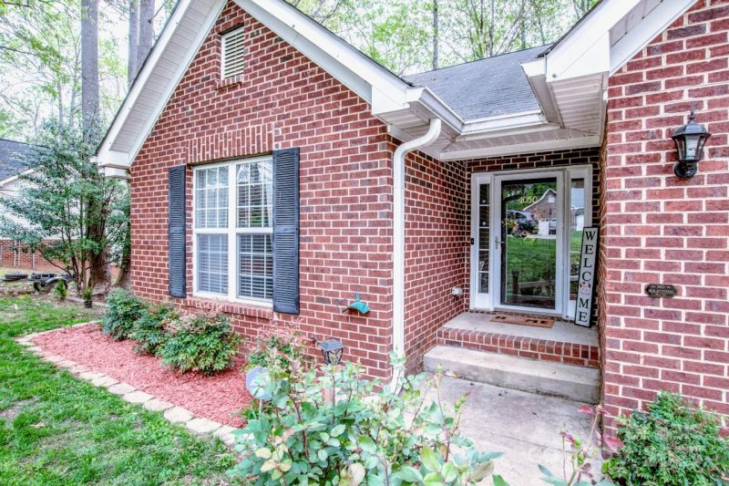 Property image 2 at 1050 Emerson Drive, Mooresville, NC 28115