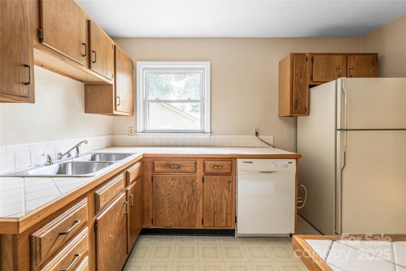 Property image 5 at 108 Morningside Drive, Asheville, NC 28806