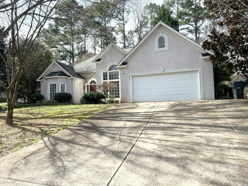 8601 Cedar Hollow Lane