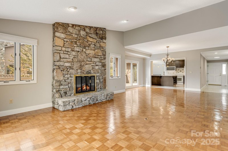 Property image 4 at 16 Ridgeview Drive, Asheville, NC 28804