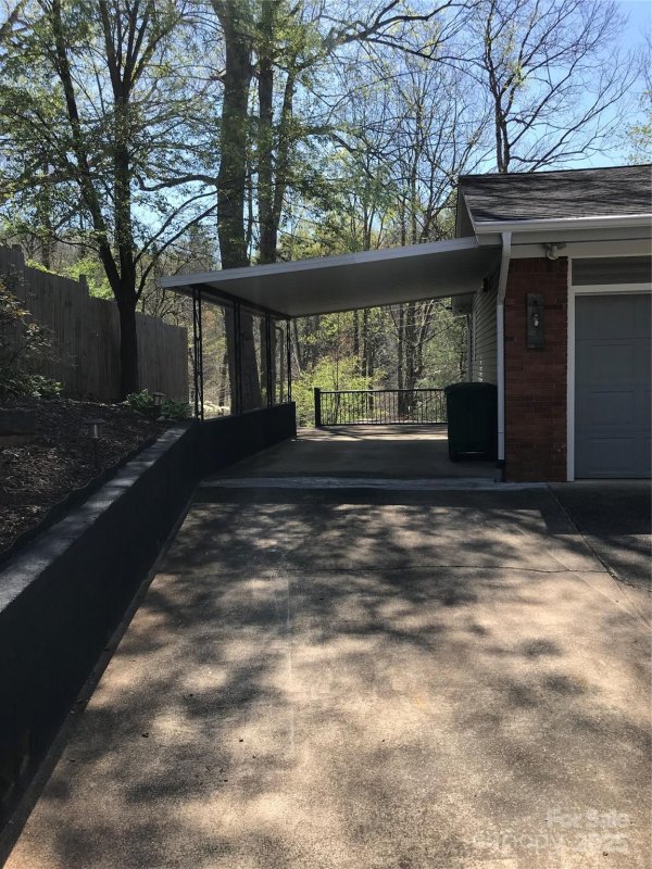 Property image 4 at 9 Woodland Court, Asheville, NC 28805