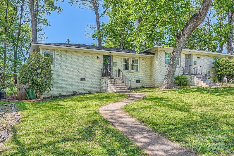 Property image 2 at 1702 Herrin Avenue, Charlotte, NC 28205