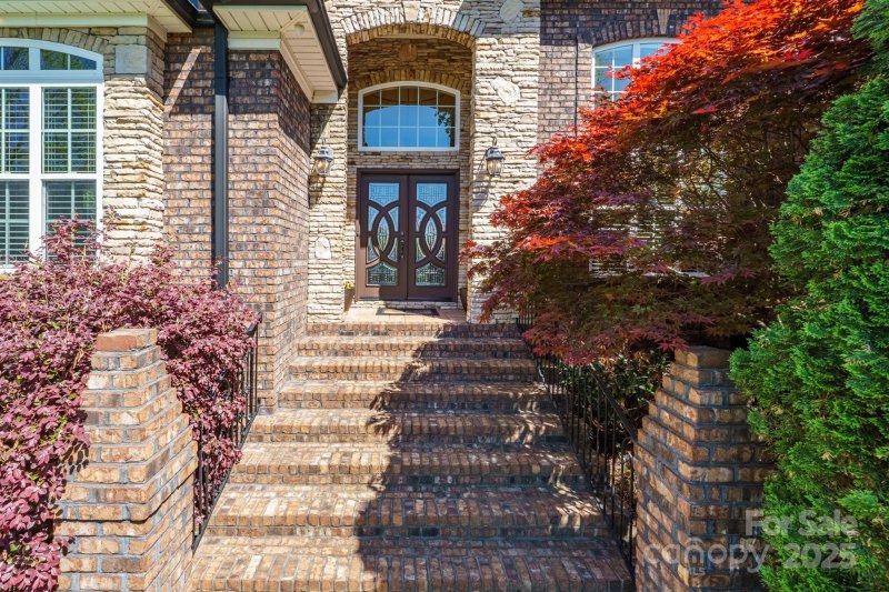 Property image 2 at 5016 Woodwinds Drive, Hickory, NC 28601